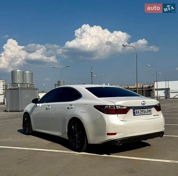 Седан Lexus ES 2012 в Киеве