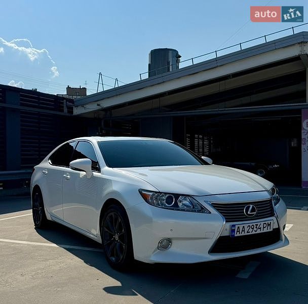 Седан Lexus ES 2012 в Киеве
