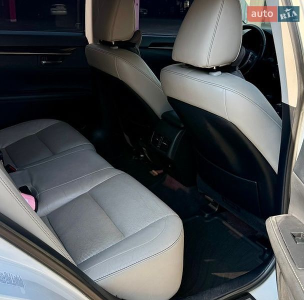 Седан Lexus ES 2012 в Киеве