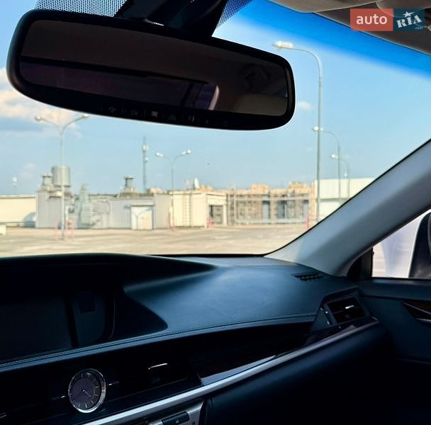 Седан Lexus ES 2012 в Киеве