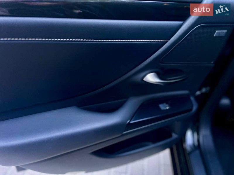 Седан Lexus ES 2019 в Києві