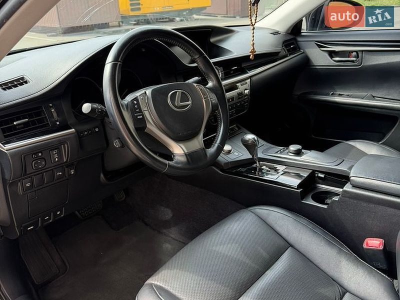 Седан Lexus ES 2015 в Киеве фото 8 Седан Lexus ES 2015 в Киеве