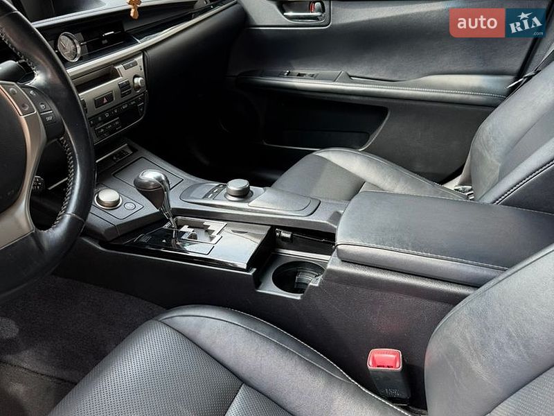 Седан Lexus ES 2015 в Киеве фото 10 Седан Lexus ES 2015 в Киеве