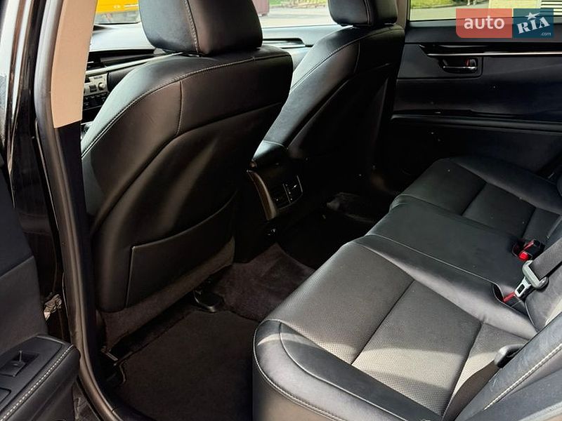 Седан Lexus ES 2015 в Киеве фото 12 Седан Lexus ES 2015 в Киеве