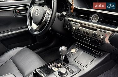 Седан Lexus ES 2015 в Киеве фото 13 Седан Lexus ES 2015 в Киеве