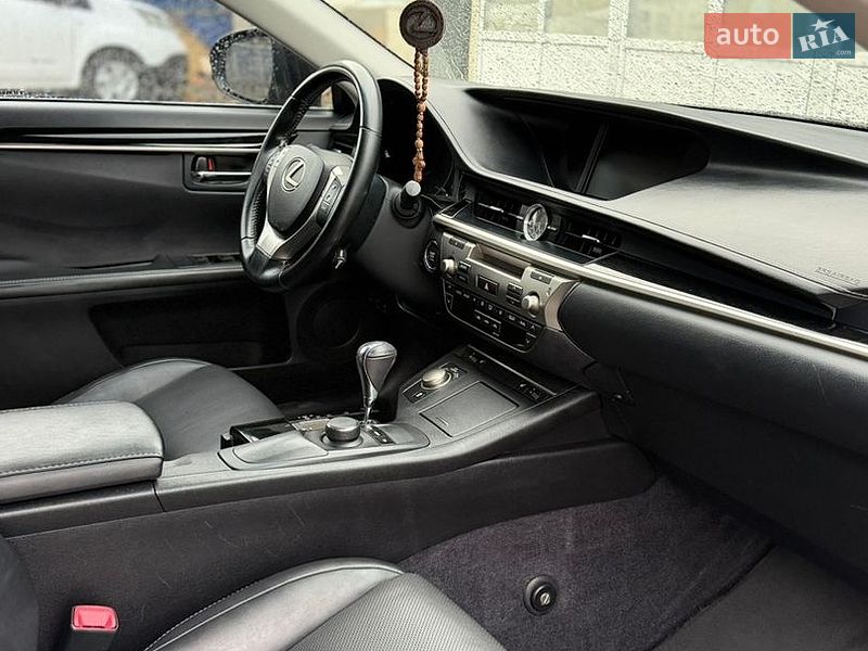 Седан Lexus ES 2015 в Киеве фото 9 Седан Lexus ES 2015 в Киеве