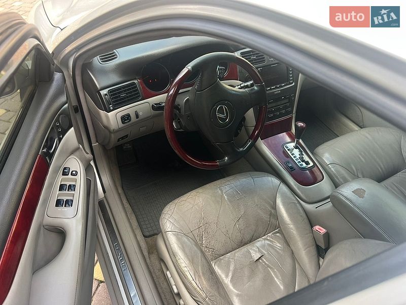 Седан Lexus ES 2003 в Львові
