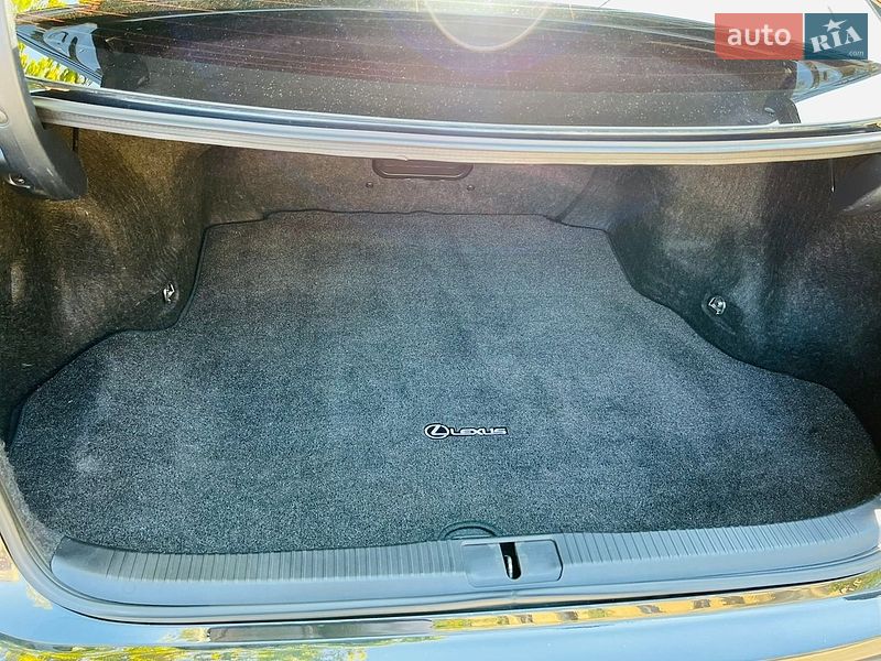 Седан Lexus ES 2017 в Миколаєві