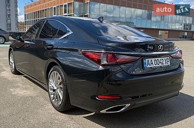 Седан Lexus ES 2019 в Києві