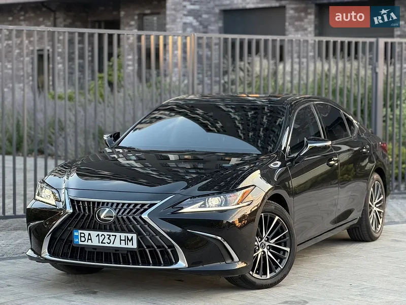 Lexus ES 2023