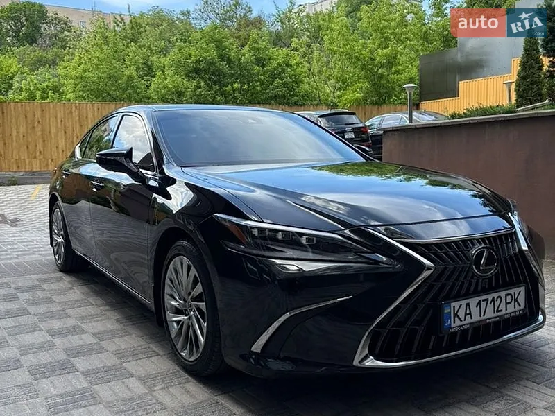 Lexus ES 2022