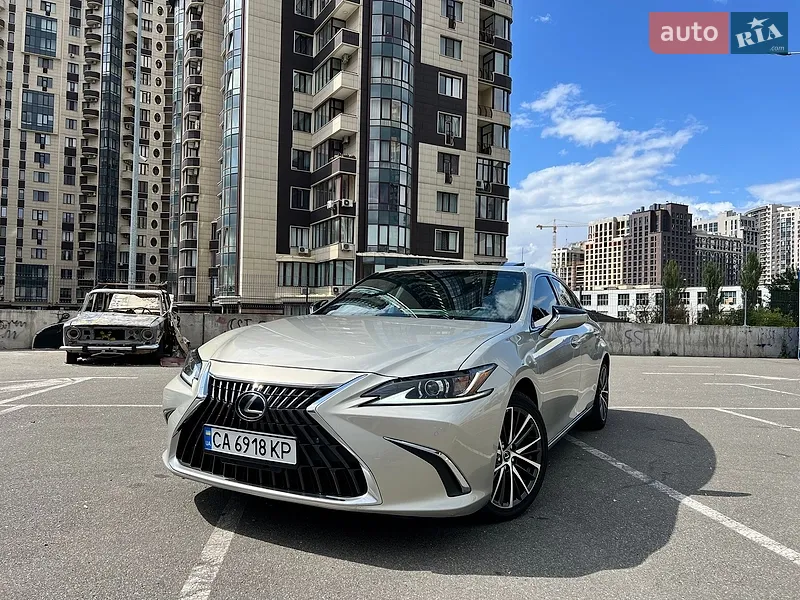 Lexus ES 2023