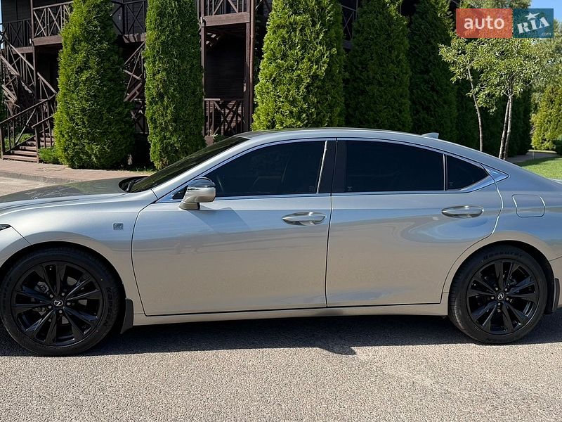Седан Lexus ES 2023 в Днепре