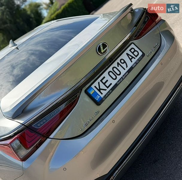Седан Lexus ES 2023 в Днепре