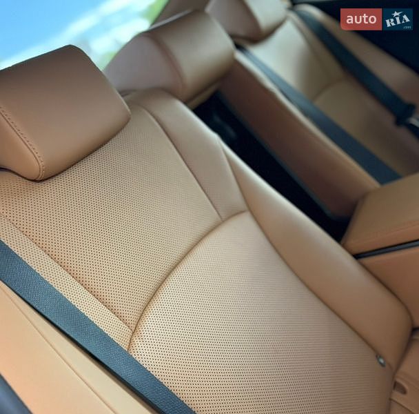 Седан Lexus ES 2023 в Днепре