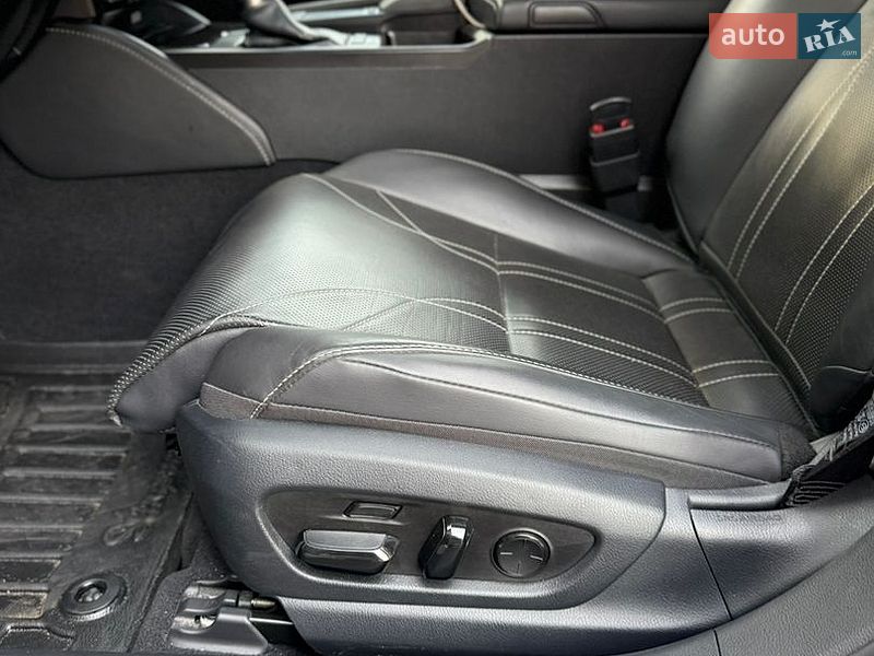Седан Lexus ES 2019 в Києві