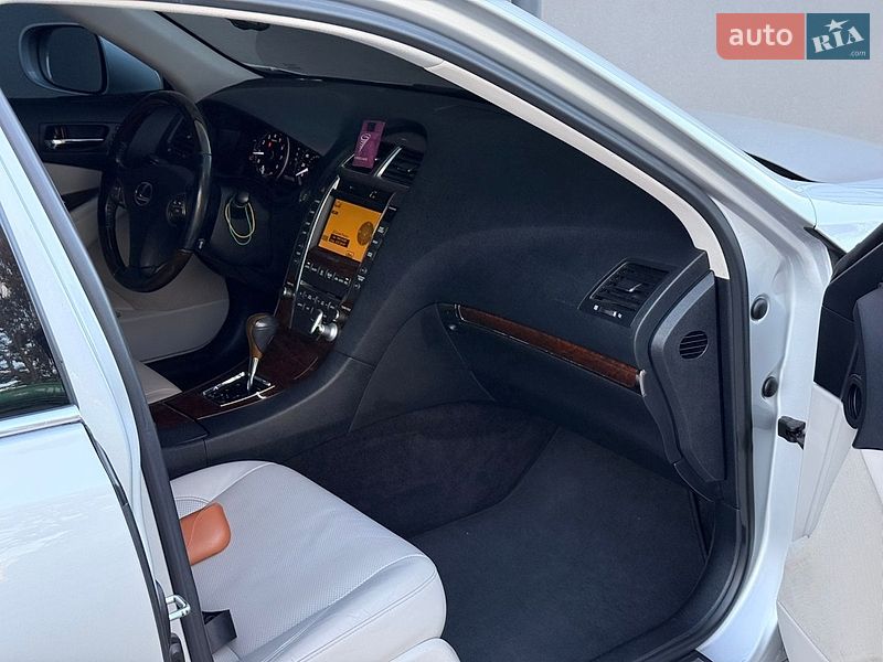 Седан Lexus ES 2009 в Тернополі