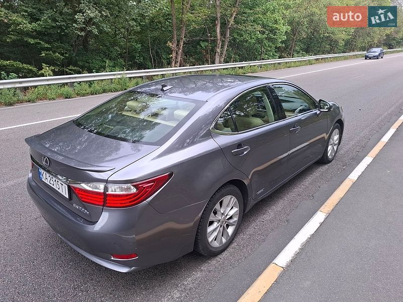 Седан Lexus ES 2014 в Києві
