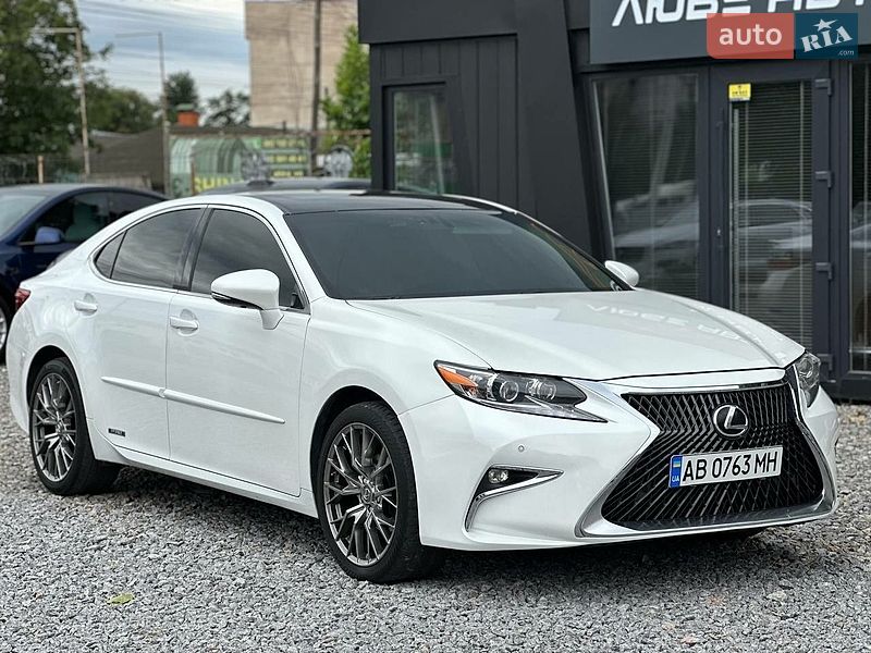 Седан Lexus ES 2013 в Виннице
