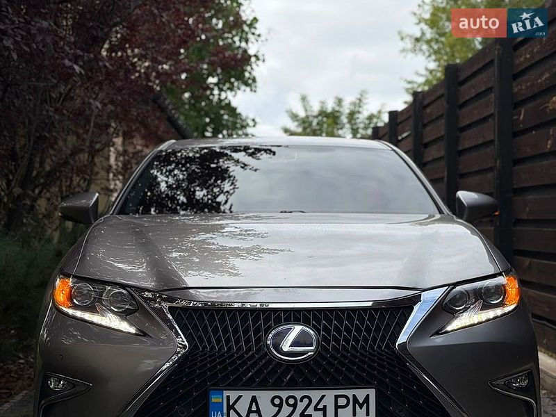 Седан Lexus ES 2017 в Києві