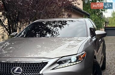 Седан Lexus ES 2017 в Києві