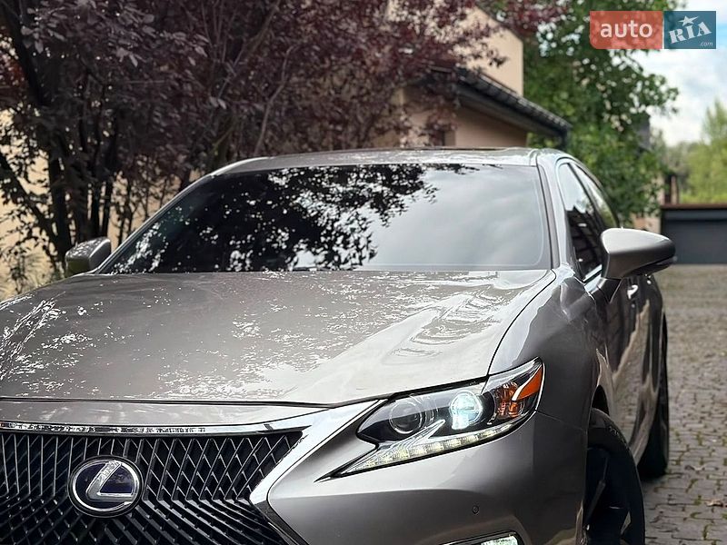 Седан Lexus ES 2017 в Києві