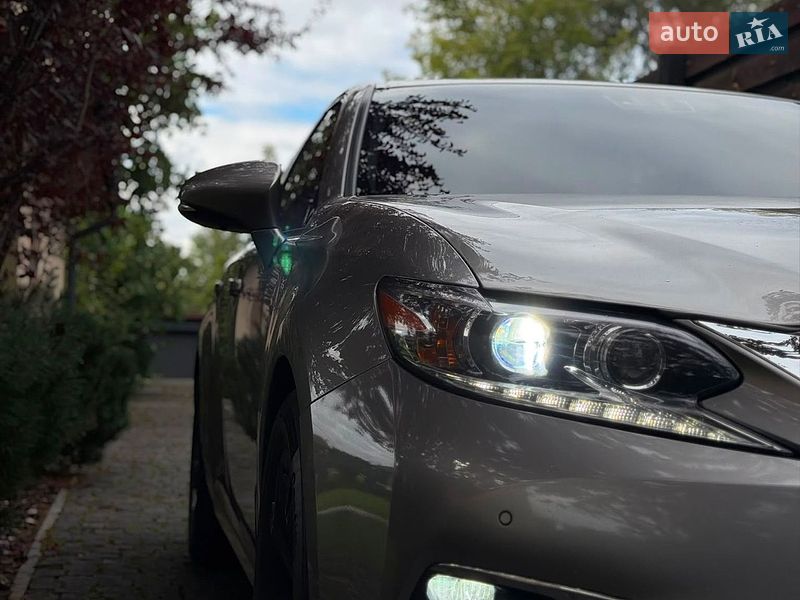 Седан Lexus ES 2017 в Києві