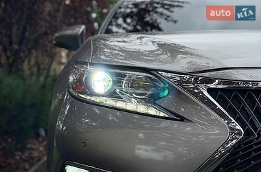 Седан Lexus ES 2017 в Києві
