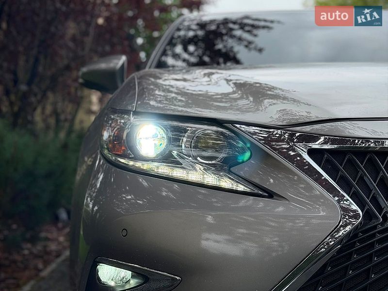 Седан Lexus ES 2017 в Києві