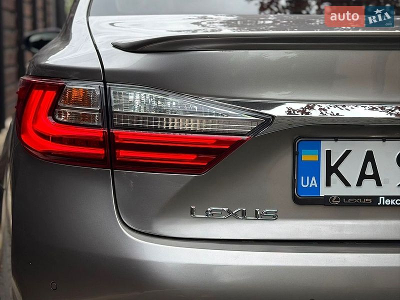 Седан Lexus ES 2017 в Києві