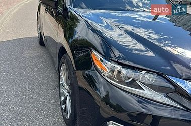 Седан Lexus ES 2016 в Черкасах