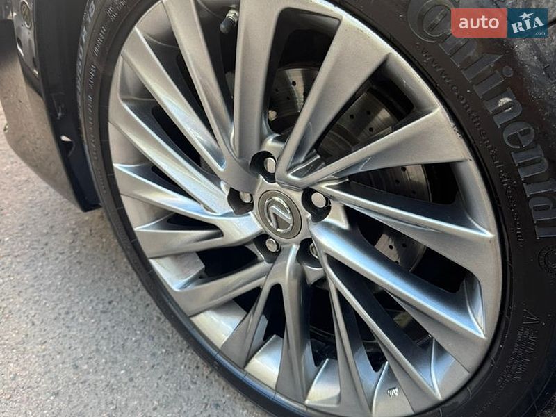 Седан Lexus ES 2016 в Черкасах