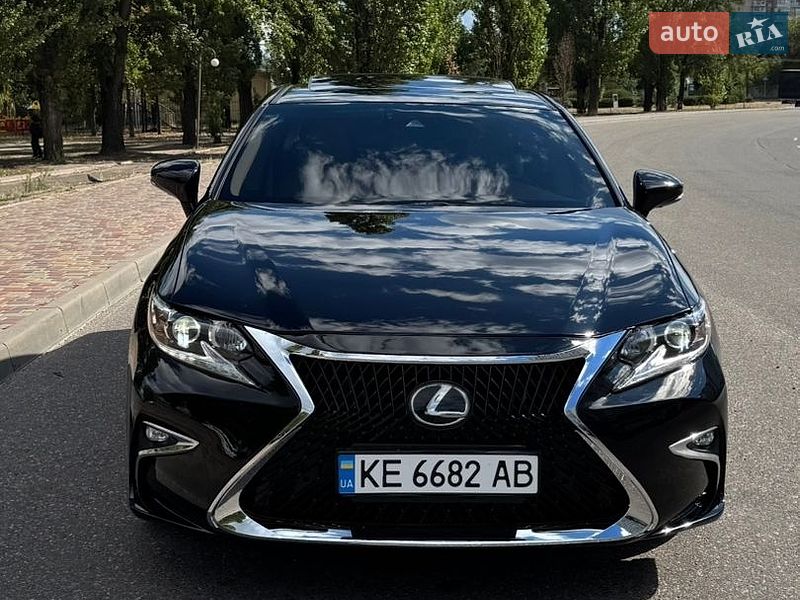 Седан Lexus ES 2016 в Черкасах