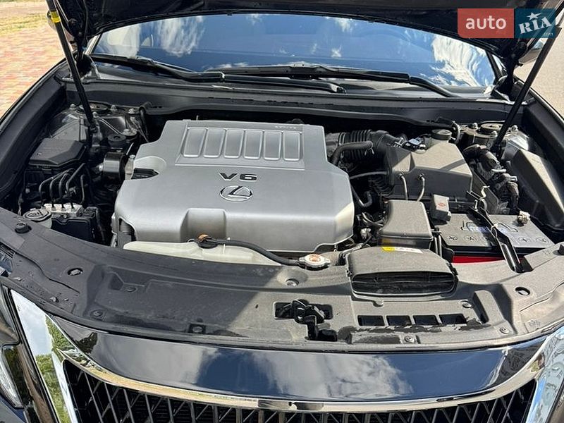 Седан Lexus ES 2016 в Черкасах