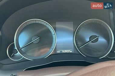 Седан Lexus ES 2016 в Черкасах