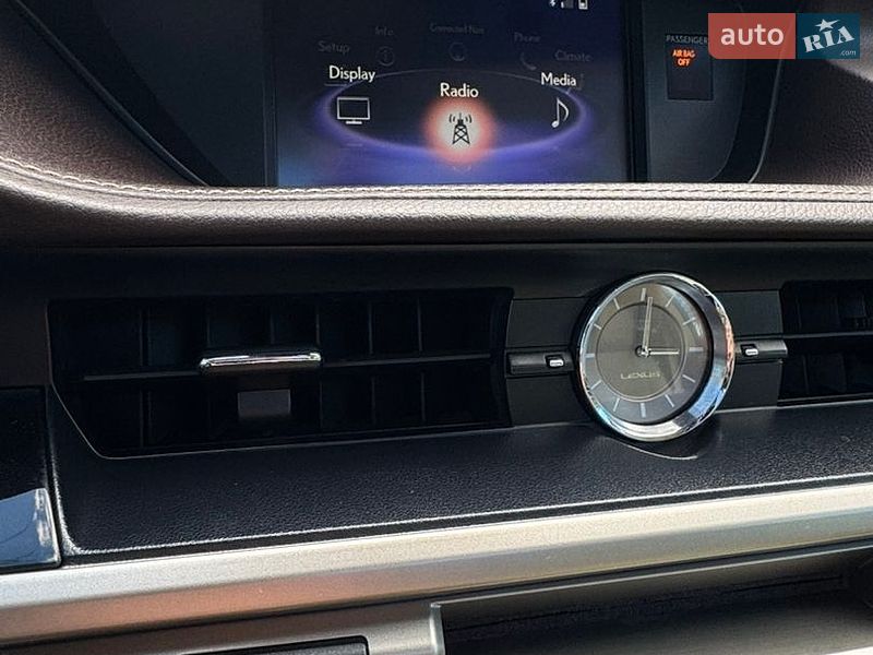Седан Lexus ES 2016 в Черкасах