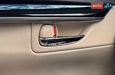 Седан Lexus ES 2016 в Черкасах