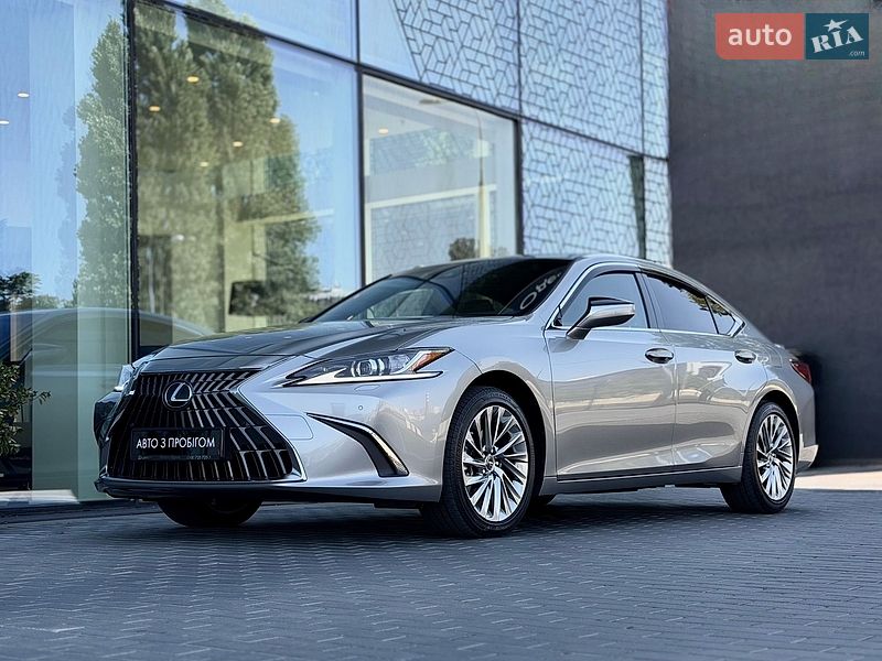Lexus ES 2024