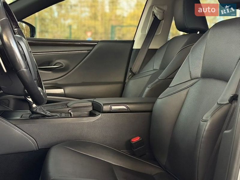 Седан Lexus ES 2019 в Николаеве