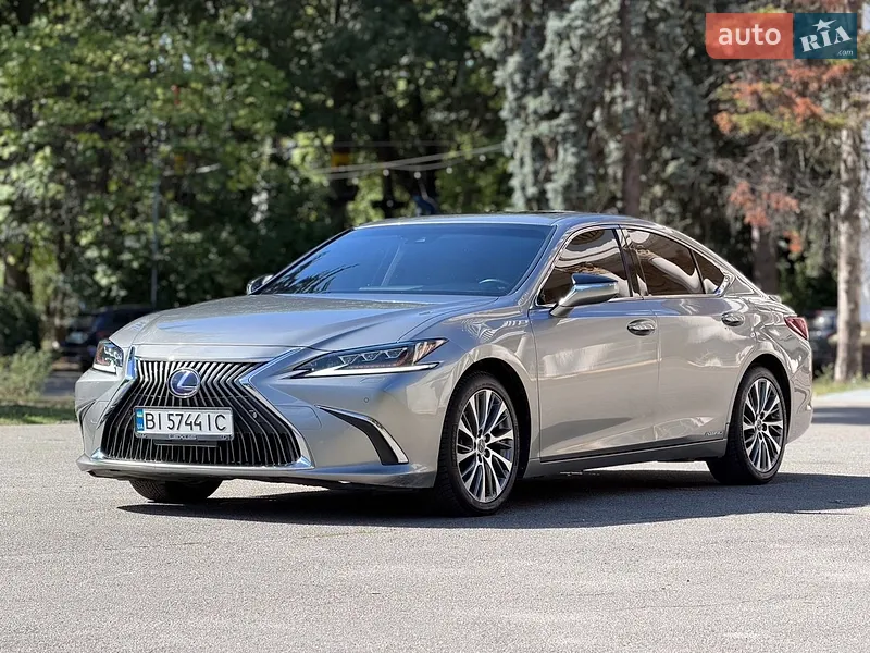 Lexus ES 2019