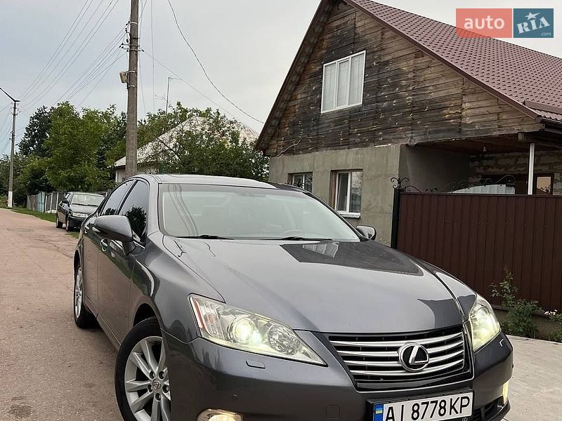Седан Lexus ES 2011 в Борзне