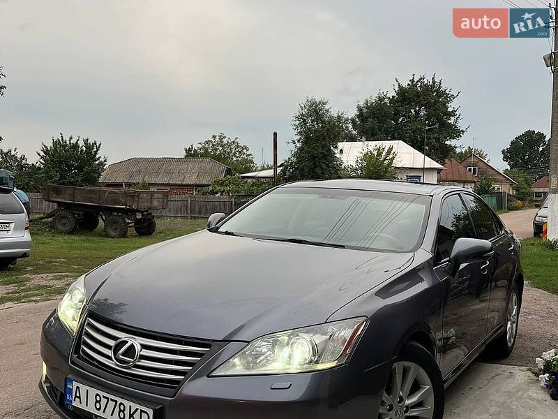 Седан Lexus ES 2011 в Борзні