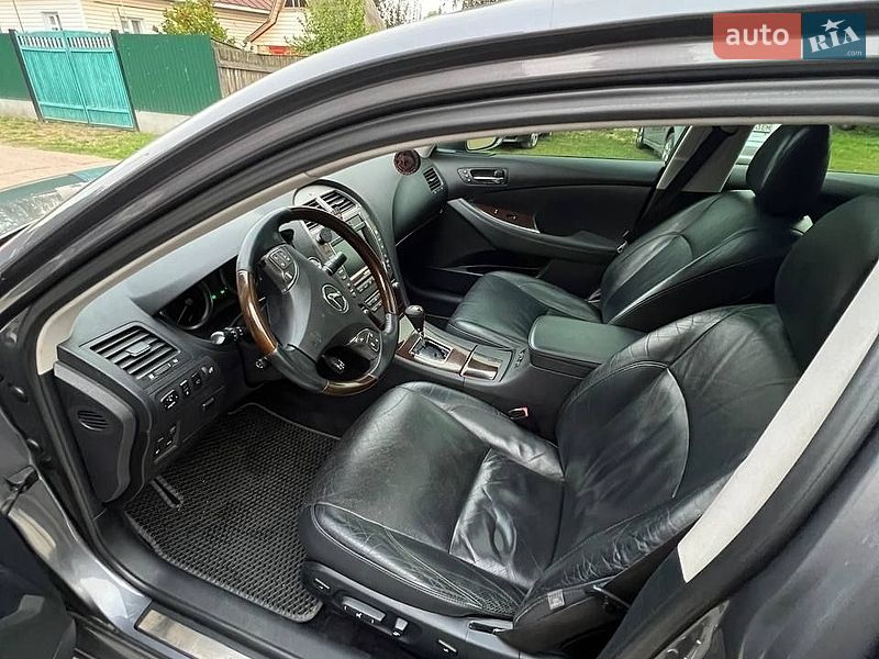 Седан Lexus ES 2011 в Борзні