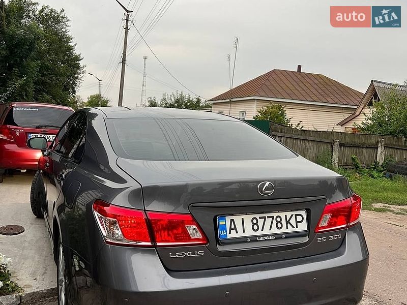 Седан Lexus ES 2011 в Борзне