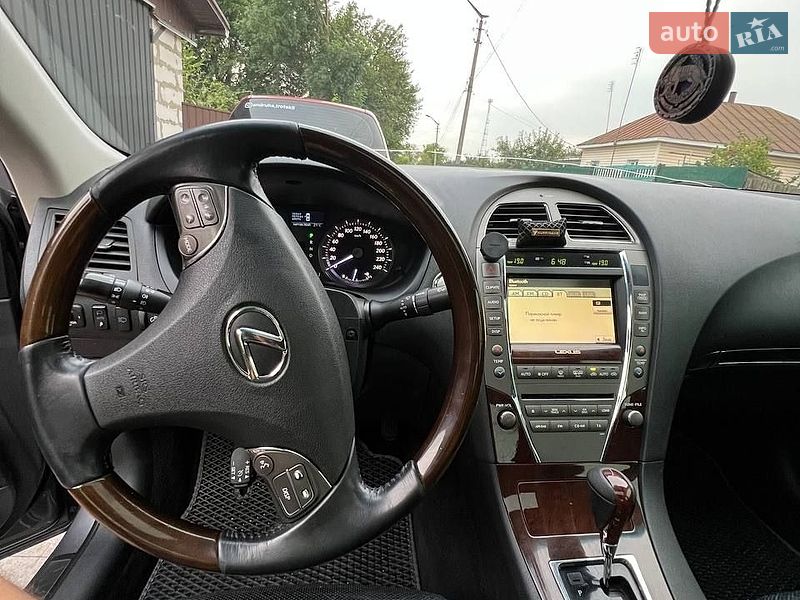 Седан Lexus ES 2011 в Борзне