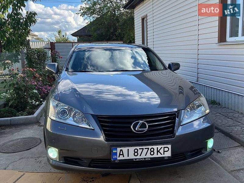 Седан Lexus ES 2011 в Борзні