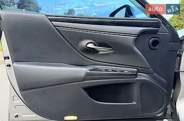 Седан Lexus ES 2018 в Києві