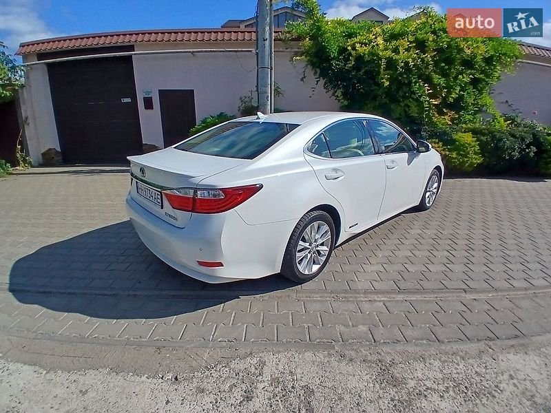 Седан Lexus ES 2014 в Одесі