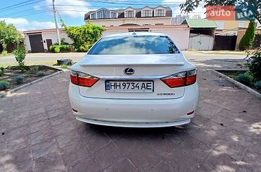 Седан Lexus ES 2014 в Одесі