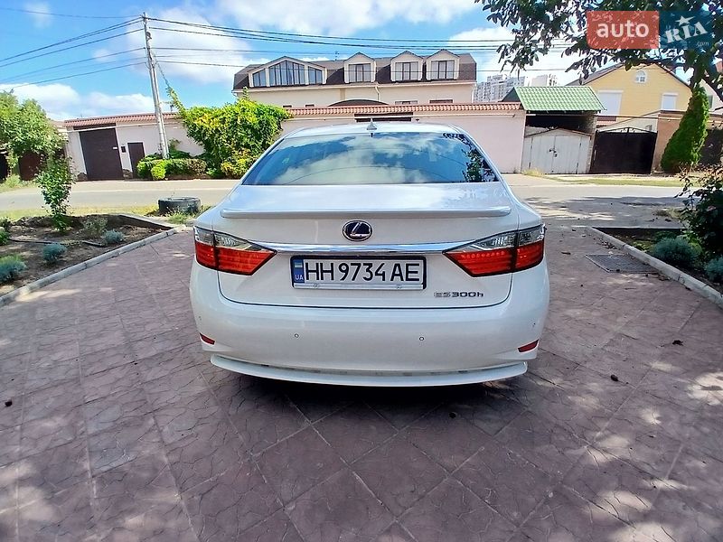 Седан Lexus ES 2014 в Одесі